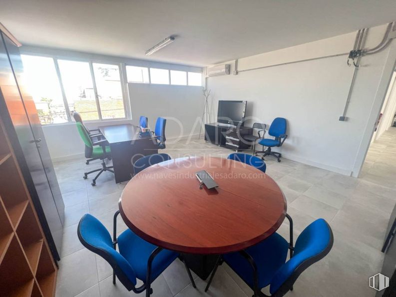 Industrial for sale at Calle Fuentelviejo, San Blas - Canillejas, Madrid, 28022 with chair, table, coffee table, table top, furniture, interior design, flooring, floor, desk and ceiling around