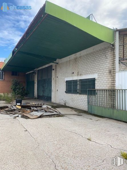 Nave en venta en Calle Los Frailes, 65, Daganzo de Arriba, Madrid, 28814 con ventana, edificio, planta de interior, cielo, nube, propiedad, planta, superficie de la carretera, asfalto y lote de terreno alrededor