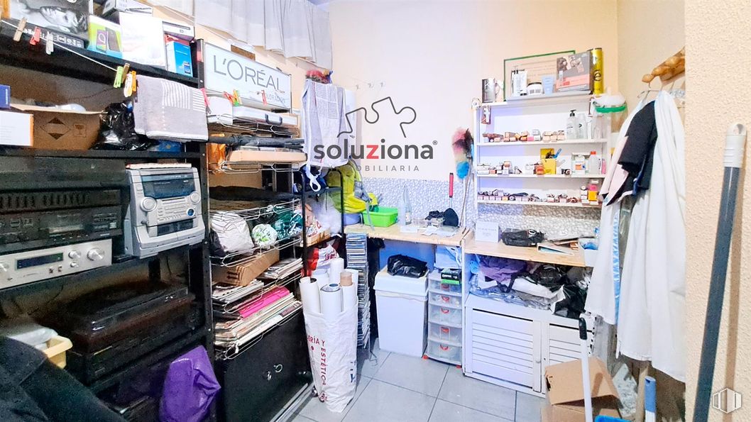 Local en alquiler en Calle Dr. Barraquer, 7, Getafe, Madrid, 28903 con mueble, estantería, estante, venta al por menor, plástico, equipos de oficina, escritorio y publicación alrededor