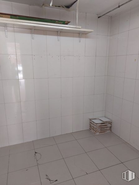 Local en alquiler en Calle Villardondiego, 39, Vicálvaro, Madrid, 28032 con caja, edificio, pavimentos, piso, madera, material compuesto, propiedad material, suelos de baldosas, espacio y techo alrededor