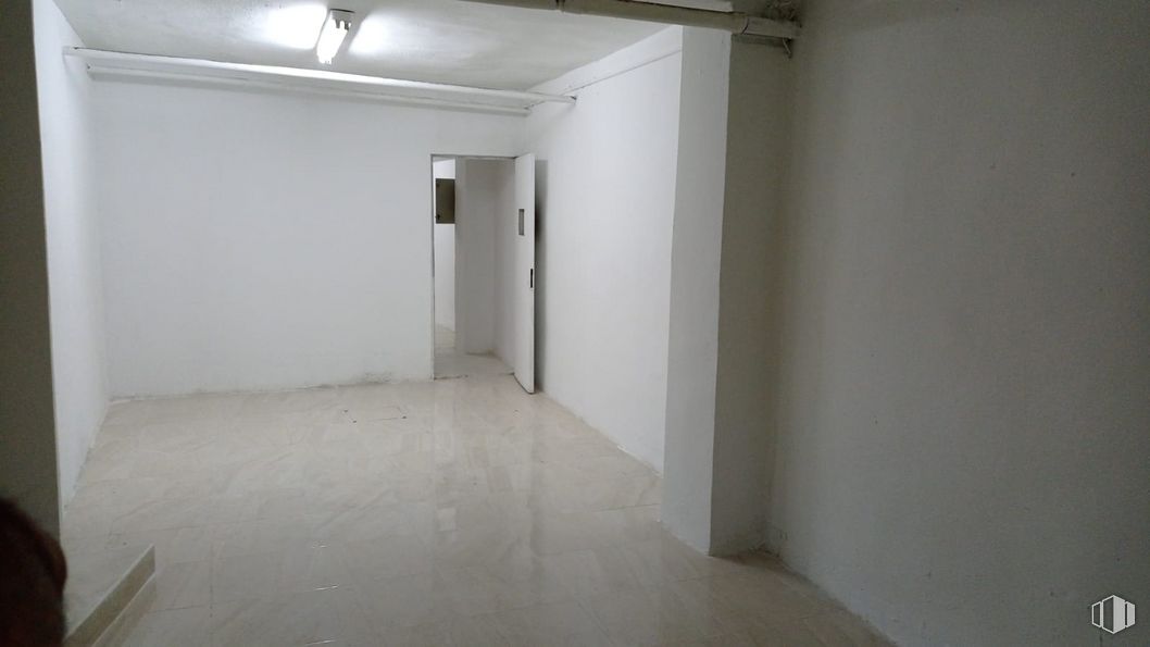 Local en venta en Calle Zabaleta, 5, Chamartín, Madrid, 28002 con puerta, accesorio, suelo, suelos, madera, hall, madera dura, escayola, techo y hormigón alrededor