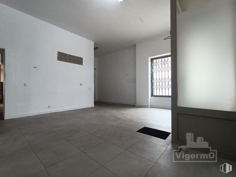 Local en venta en Zona Centro, Torrejón de Ardoz, Madrid, 28850 con ventana, propiedad, edificio, accesorio, madera, interiorismo, arquitectura, suelo, suelos y hall alrededor