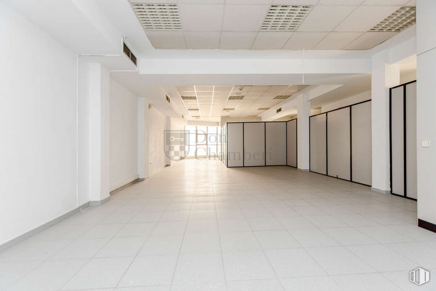 Oficina en venta en Avenida San Pablo, Coslada, Madrid, 28820 con ebanistería, edificio, accesorio, hall, interiorismo, madera, suelo, suelos, techo y espacio alrededor