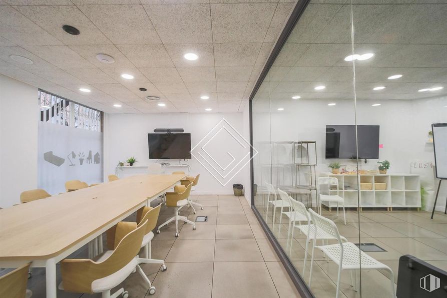 Oficina en alquiler en Zona Guindalera, Salamanca, Madrid, 28028 con silla, mesa, mueble, mesa, suelos, suelo, techo, espacio, ingeniería y evento alrededor