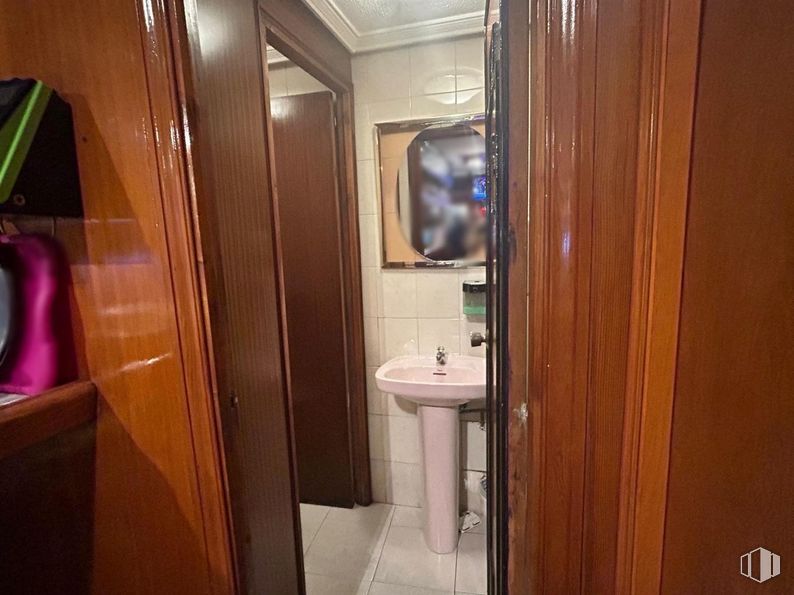 Local en venta en Calle Iriarte, Salamanca, Madrid, 28028 con fregadero, marrón, espejo, lavabo, morado, cuarto de baño, edificio, madera, grifo y suelo alrededor