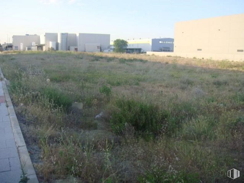 Suelo en venta en Parque Empresarial Carpetania, Getafe, Madrid, 28906 con edificio, planta, cielo, propiedad, ecorregión, terreno, paisaje natural, hierba, nube y bioma alrededor