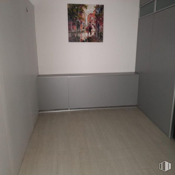 Retail for sale & for rent at Zona El Burgo, Las Rozas de Madrid, Madrid, 28230 with cabinetry, picture frame, building, wood, house, flooring, floor, hall, paint and hardwood around