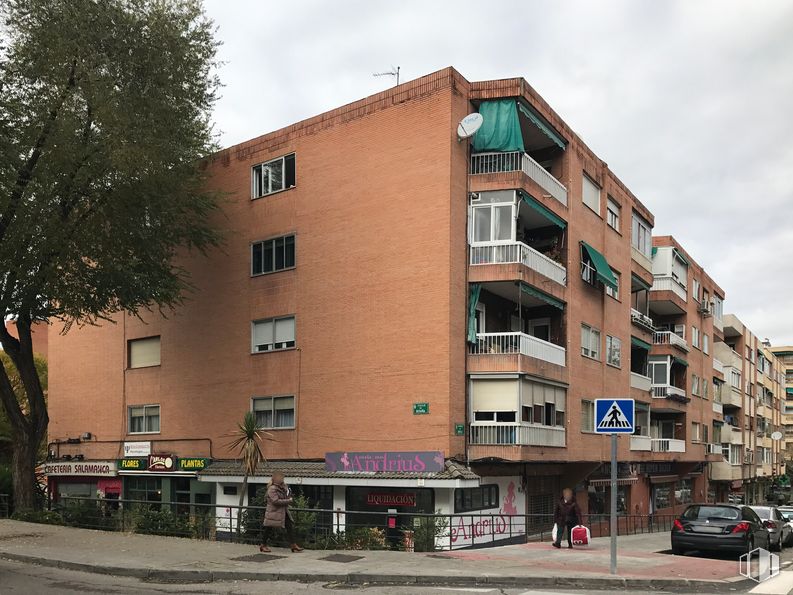 Local en venta en Plaza San Pedro y San Pablo, 2, Coslada, Madrid, 28820 con coche, edificio, nube, cielo, ventana, planta, árbol, diseño urbano, condominio y barrio alrededor