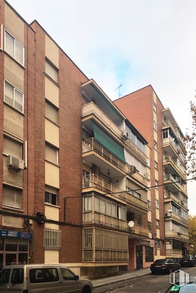 Local en venta en Calle Lugo, 3, Móstoles, Madrid, 28934 con coche, edificio, ventana, cielo, propiedad, neumático, nube, vehículo, rueda y bloque de torres alrededor