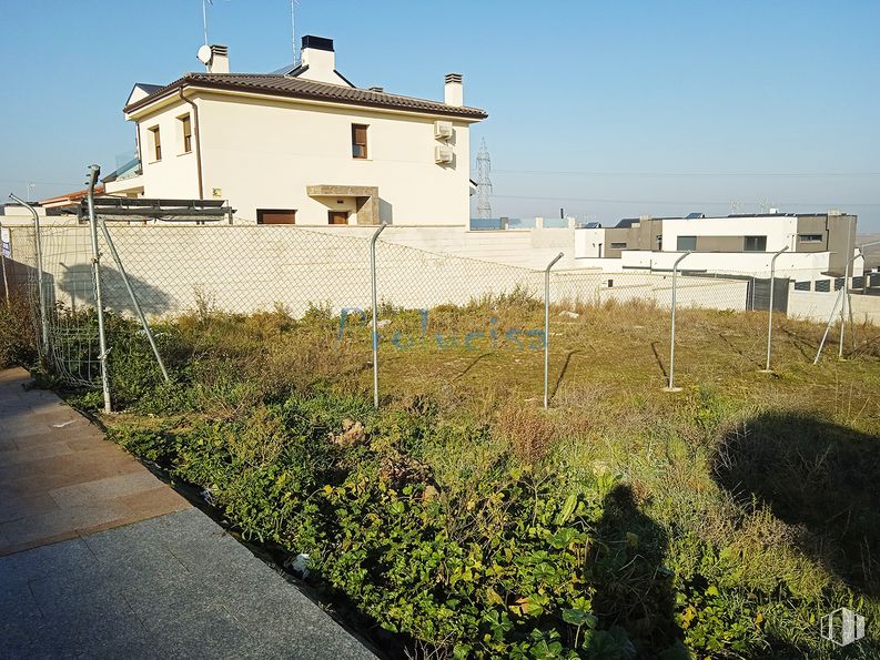 Oficina en venta en Avenida 25 de Noviembre, Moraleja de Enmedio, Madrid, 28950 con cielo, planta, ventana, edificio, lote de terreno, hierba, zona residencial, superficie de la carretera, zona rural y inmobiliario alrededor