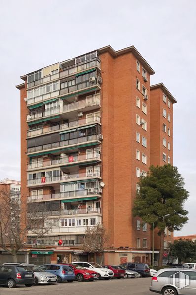 Local en venta en Calle Humanes, 5, Puente de Vallecas, Madrid, 28038 con coche, edificio, cielo, neumático, rueda, propiedad, ventana, vehículo, infraestructura y bloque de torre alrededor