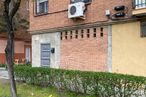 Retail for sale at Ronda Sur, 109, Puente de Vallecas, Madrid, 28053 with window, building, plant, daytime, brickwork, tree, brick, architecture, wood and neighbourhood around