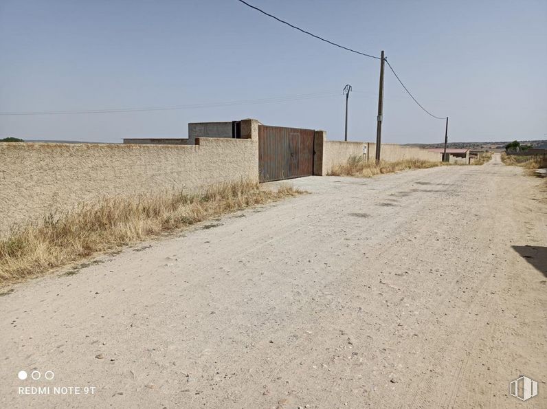 Land for sale at Calle Iglesia, Aldeanueva de Santa Cruz, Ávila, 05197 with sky, plant, land lot, road surface, asphalt, landscape, plain, horizon, slope and road around