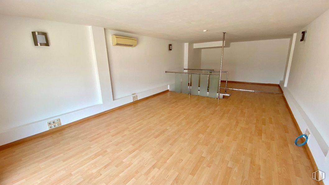 Oficina en venta en Calle Perú, Las Rozas de Madrid, Madrid, 28290 con mueble, madera, suelo, pasillo, accesorio, piso, tinte para madera, suelos laminados, madera y techo alrededor