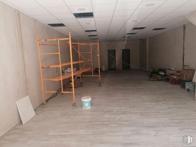 Retail for rent at Zona Centro, Recas, Toledo, 45211 with furniture, wood, building, flooring, floor, wheel, hall, art, ceiling and hardwood around