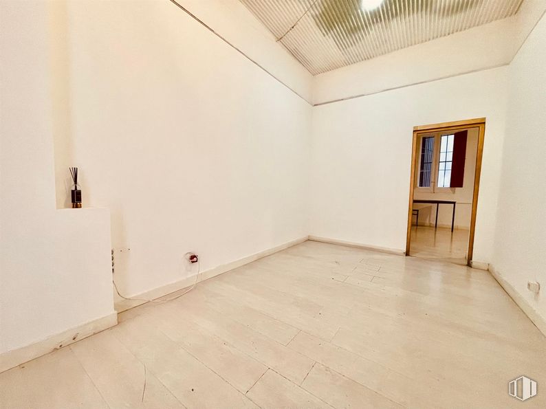 Local en alquiler en Calle Angosta de los Mancebos, 4, Centro, Madrid, 28005 con propiedad, madera, hall, accesorio, suelos, suelo, inmobiliario, madera dura, techo y tinte para madera alrededor