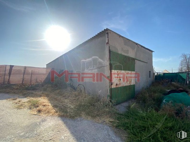 Industrial for sale at Calle San Roque, Esquivias, Toledo, 45221 with sky, plant, land lot, grass, landscape, cloud, rural area, road, facade and asphalt around