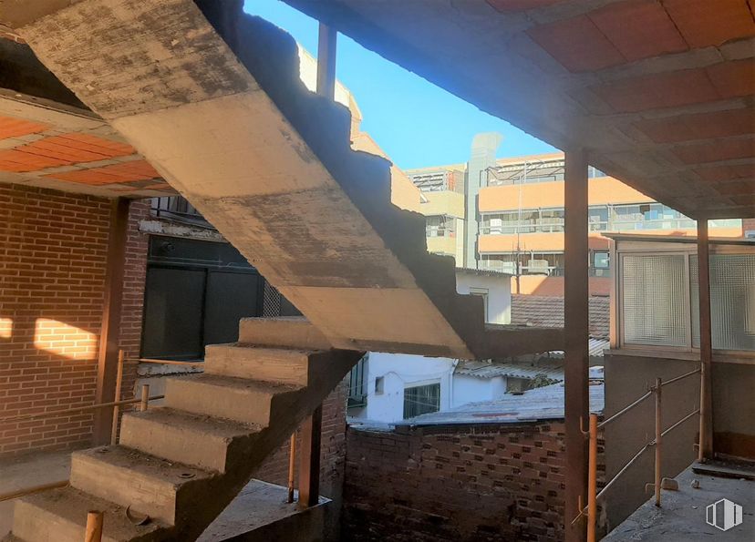 Land for sale at Calle Antonio Machado, San Fernando de Henares, Madrid, 28830 with building, shade, wood, beam, urban design, real estate, facade, roof, tints and shades and ceiling around