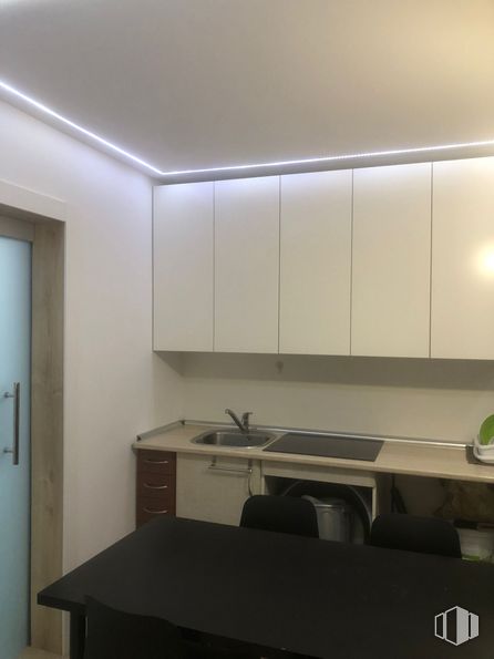 Nave en alquiler en Calle Ter, 2, Mejorada del Campo, Madrid, 28840 con ebanistería, encimera, mesa, alacena, mesa de cocina y comedor, edificio, mesa, madera, suelo y suelos alrededor