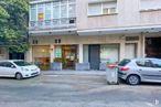 Retail for rent at Calle Alonso Heredia, Salamanca, Madrid, 28028 with car, tire, window, building, waste container, wheel, automotive parking light, land vehicle, vehicle and property around