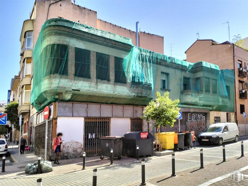 Suelo en venta en Calle María Bosch, 7, Puente de Vallecas, Madrid, 28053 con coche, cielo, ventana, rueda, edificio, vehículo, diseño urbano, barrio, superficie de la carretera y neumático alrededor