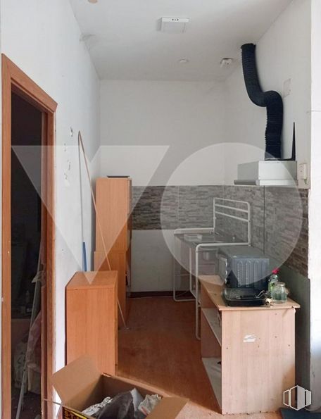 Local en venta en Calle Emiliano Barral, Ciudad Lineal, Madrid, 28043 con ebanistería, madera, interiorismo, estantería, suelos, suelo, tinte para madera, madera dura, edificio y accesorio alrededor