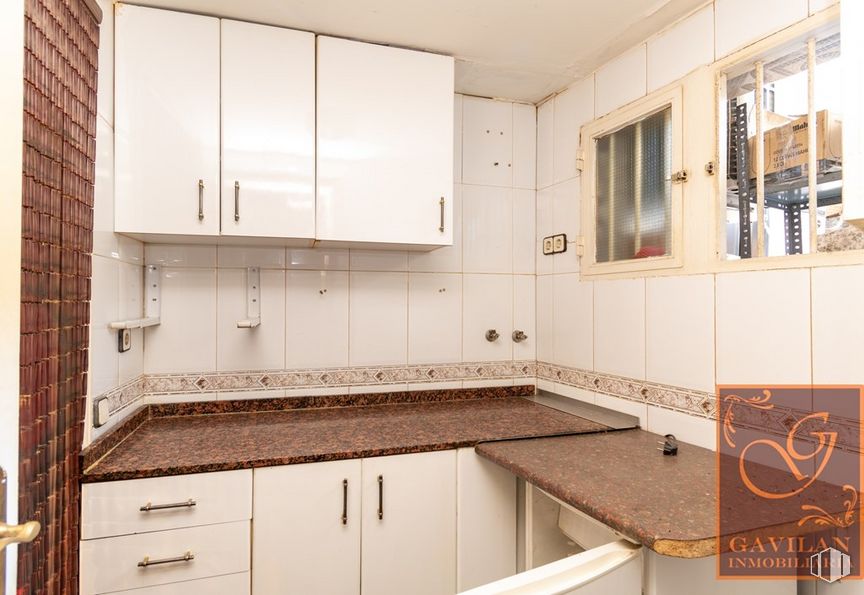 Local en alquiler y venta en Plaza Jardín, Daganzo de Arriba, Madrid, 28814 con ebanistería, encimera, propiedad, mueble, producto, madera, cocina, cajón, estufa de cocina y diseño de interiores alrededor