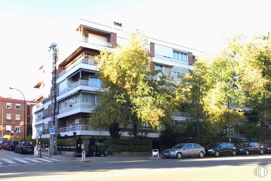 Oficina en alquiler en Paseo Habana, 35, Chamartín, Madrid, 28036 con coche, edificio, vehículo terrestre, cielo, rueda, ventana, vehículo, neumático, árbol y diseño urbano alrededor