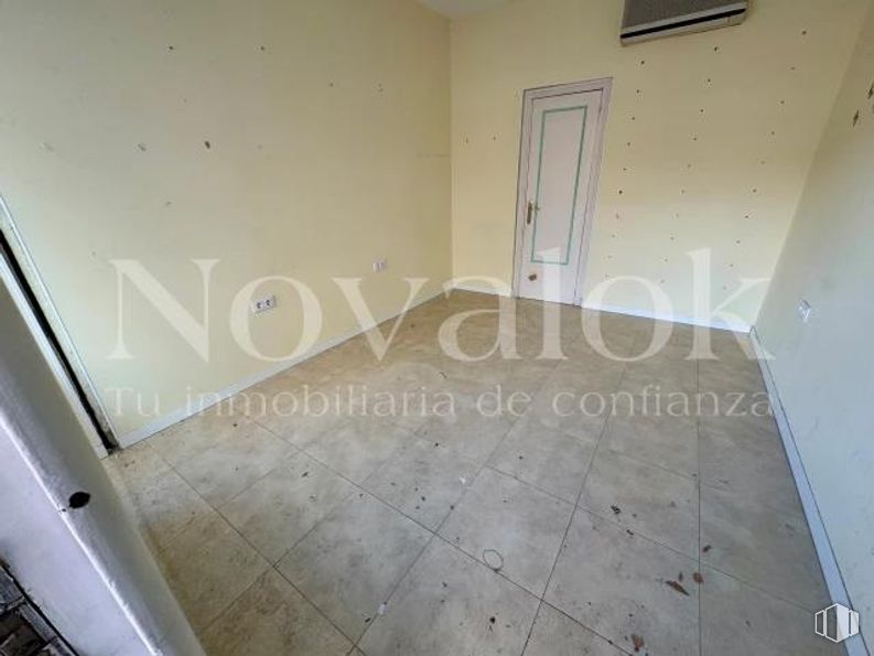 Local en alquiler en Calle Badajoz, Móstoles, Madrid, 28931 con puerta, edificio, madera, accesorio, suelos, suelo, madera dura, casa, techo y material compuesto alrededor