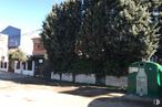 Land for sale & for rent at Calle Valentín, 9, Mejorada del Campo, Madrid, 28840 with packaged goods, house, plant, property, building, sky, leaf, window, road surface and portable toilet around