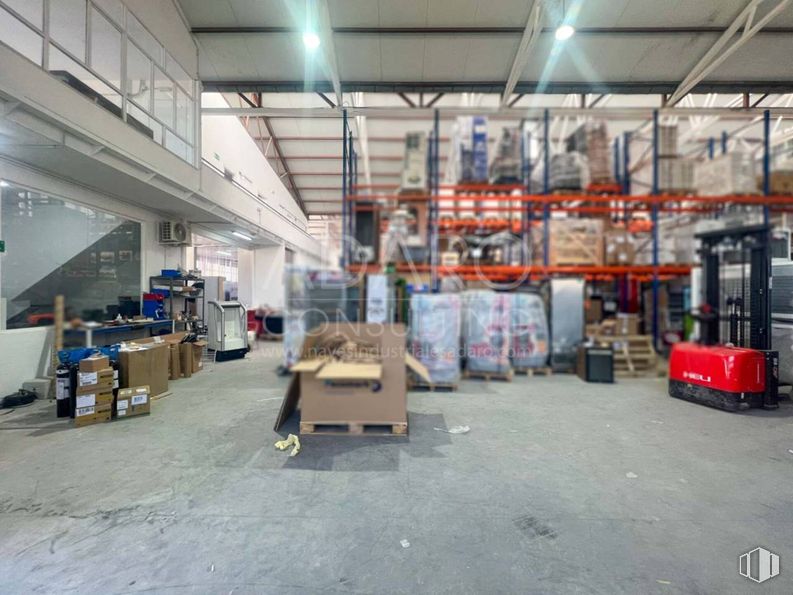 Industrial for sale at Calle Fuentelviejo, San Blas - Canillejas, Madrid, 28022 with floor, warehouse, metal, engineering, inventory, factory, box, shipping box, cardboard packaging and industry around