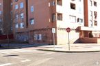 Retail for sale & for rent at Zona Islas, Humanes de Madrid, Madrid, 28970 with building, window, road surface, urban design, neighbourhood, sidewalk, condominium, brick, tree and facade around