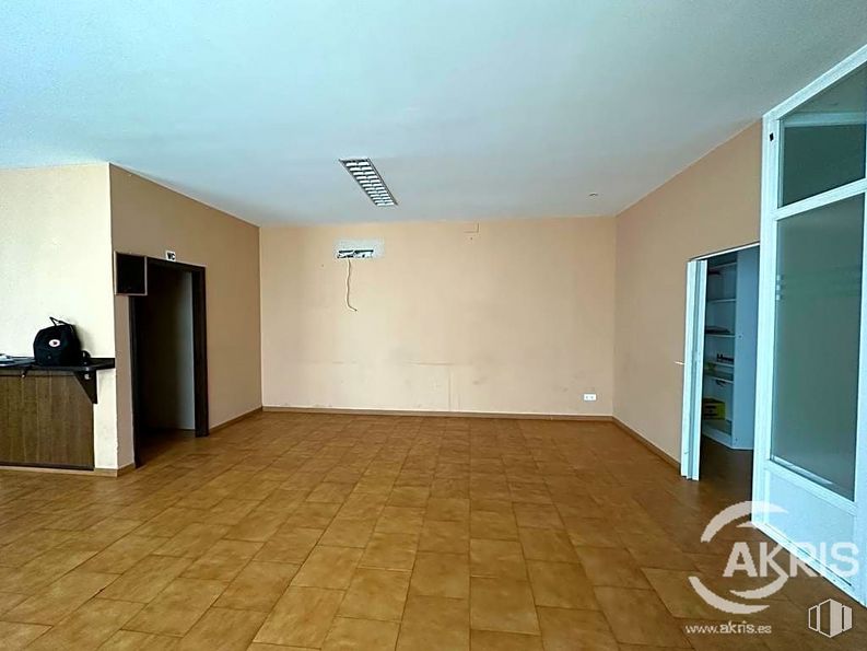 Local en venta en Zona centro, Argés, Toledo, 45122 con ebanistería, accesorio, madera, diseño de interiores, pavimento, piso, puerta, pared, pasillo y madera alrededor