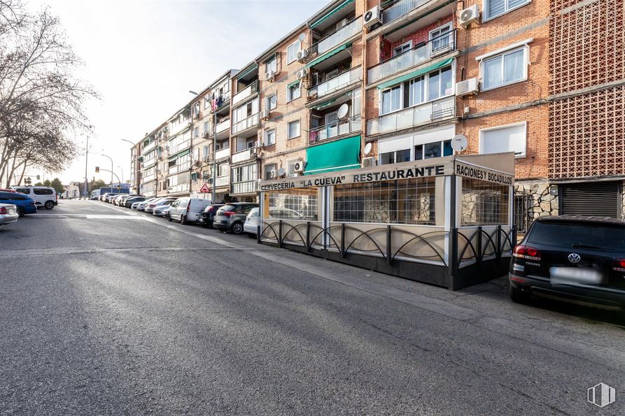 Local en alquiler en Calle Pino, 1, Torrejón de Ardoz, Madrid, 28850 con coche, ventana, edificio, modo de transporte, vehículo de motor, iluminación del automóvil, exterior del automóvil, luz de estacionamiento, barrio y coche familiar alrededor