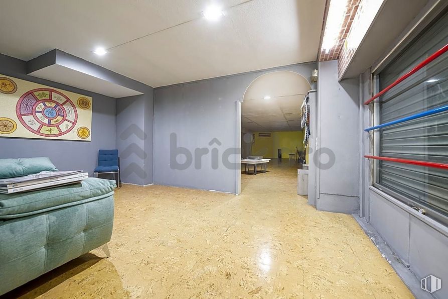 Local en venta en Calle Gerardo de Diego, 1, Puente de Vallecas, Madrid, 28038 con cama, ventana, edificio, interiorismo, suelo, confort, suelos, hall, casa y techo alrededor