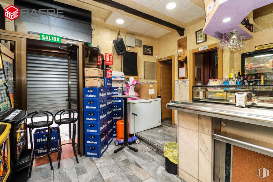 Local en venta en Calle Albaicín, Usera, Madrid, 28041 con ebanistería, alumbrado, edificio, venta minorista, gas, máquina, encimera, habitación, aparato de cocina y tienda de conveniencia alrededor