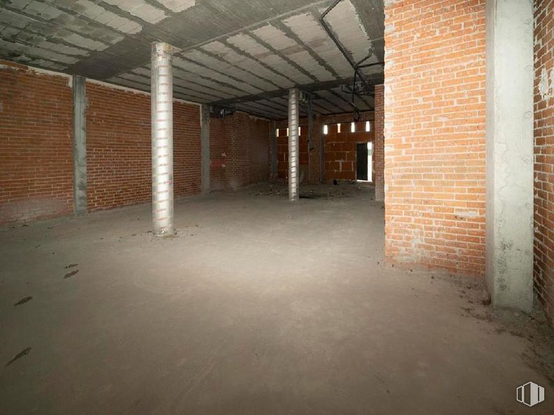 Local en venta en Calle Pino Canario, 2, Navalcarnero, Madrid, 28600 con madera, albañilería, ladrillo, accesorio, material de construcción, edificio, material compuesto, pavimento, pasillo y tintes y sombras alrededor