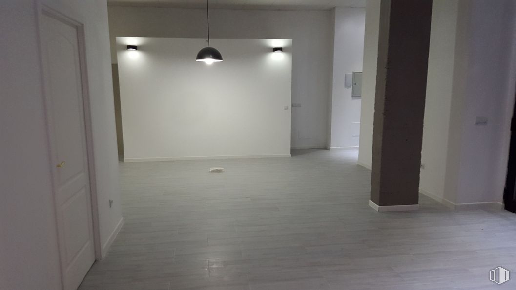 Oficina en venta en Calle Secoya, 14, Carabanchel, Madrid, 28054 con lámpara, mediante, madera, piso, suelo, accesorio, edificio, entrada, madera dura, techo, yeso y evento alrededor