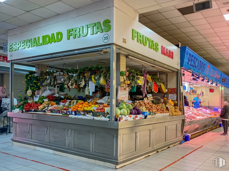 Local en alquiler en Calle San Patricio, 1, Carabanchel, Madrid, 28019 con persona, alimentos naturales, edificio, vendiendo, comida integral, venta minorista, comercio, comida precocinada, mercado y cliente alrededor