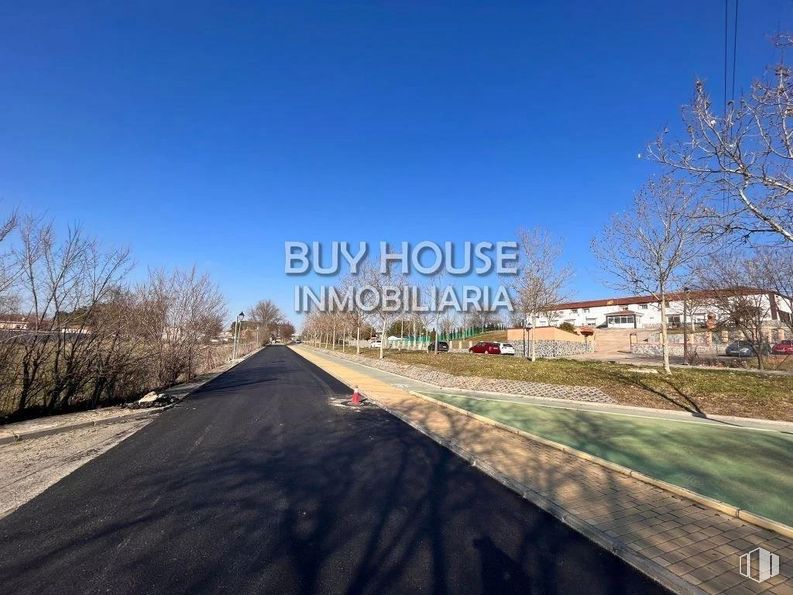 Suelo en venta en Urbanización Los Cisneros, Yeles, Toledo, 45220 con cielo, planta, superficie de la carretera, paisaje natural, asfalto, árbol, edificio, lote de terreno, nube y vía pública alrededor