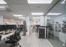 Office for rent at Zona Bernabéu, Chamartín, Madrid, 28036 with chair, computer monitor, person, desk, furniture, interior design, ceiling, office equipment, lighting and flooring around