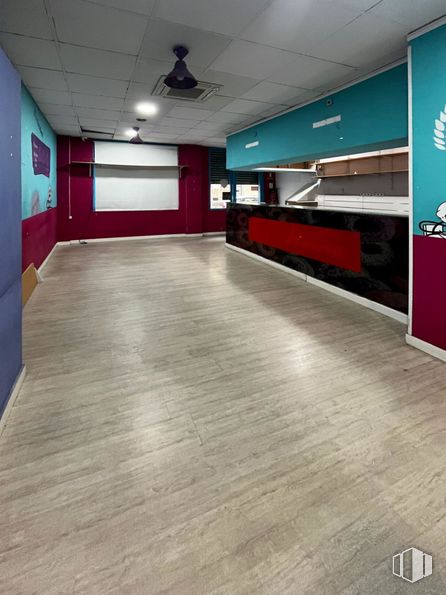 Retail for sale & for rent at Zona Juzgados, Móstoles, Madrid, 28931 with interior design, floor, wood, flooring, material property, hall, paint, fixture, building and ceiling around