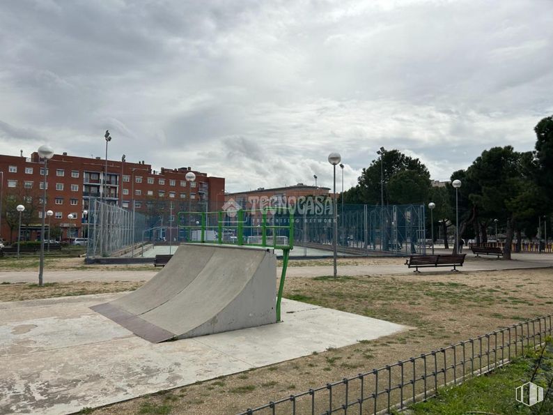 Local en alquiler en Zona Leganés Norte, Leganés, Madrid, 28919 con edificio, nube, cielo, planta, diseño urbano, material compuesto, árbol, ciudad, hierba y hormigón alrededor