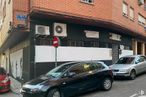 Retail for sale at Calle Estación, Las Rozas de Madrid, Madrid, 28230 with car, tire, wheel, window, automotive parking light, land vehicle, vehicle, automotive lighting, building and motor vehicle around