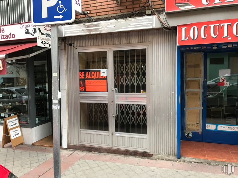 Local en venta en Calle Galiana, 14, La Latina, Madrid, 28011 con puerta, accesorio, ventana, fachada, gas, venta minorista, fuente, edificio, calle y señalización alrededor