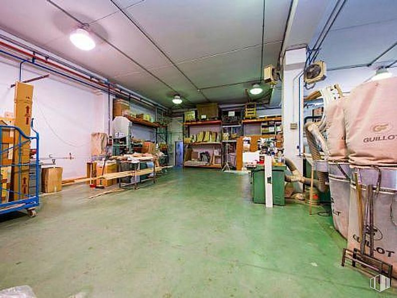 Nave en alquiler y venta en Calle Fragua, 11, Móstoles, Madrid, 28933 con mueble, edificio, piso, pavimentos, gas, máquina, ingeniería, archivar, ciudad y electricidad alrededor