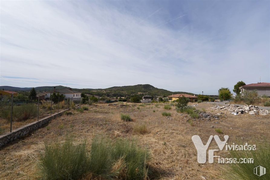 Land for sale at Camino Buendía, 1, Albalate de Zorita, Guadalajara, 19117 with house, cloud, sky, plant, natural landscape, land lot, grass, mountainous landforms, landscape and horizon around