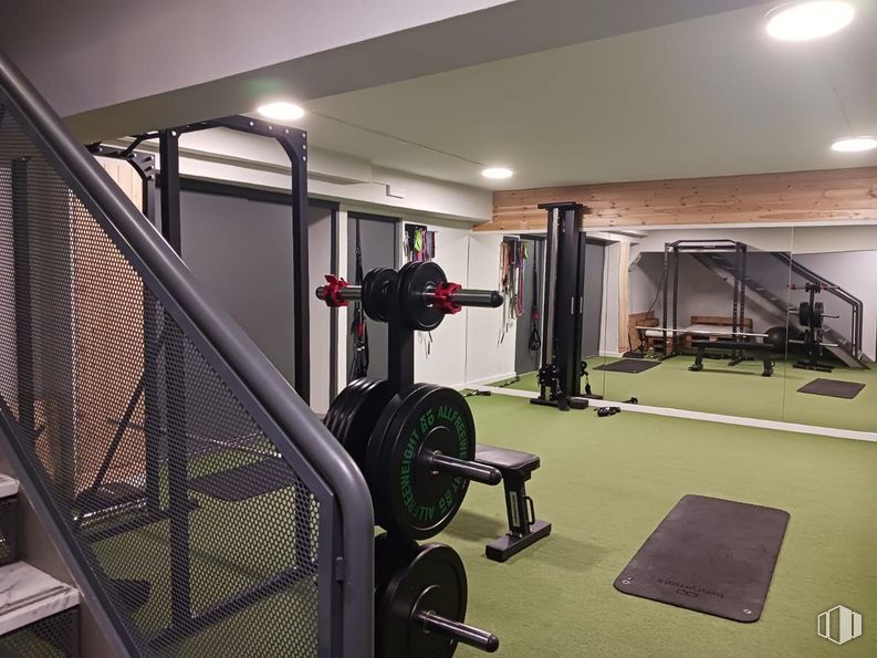 Retail for sale at Barrio Castellana, Salamanca, Madrid, 28006 with crossfit, building, exercise machine, exercise equipment, gym, flooring, weight training, physical fitness, exercise and ceiling around