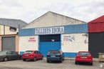 Industrial for rent at Calle Calera, 46, Talavera de la Reina, Toledo, 45600 with car, building, wheel, automotive parking light, tire, sky, vehicle, motor vehicle, automotive tire and automotive lighting around