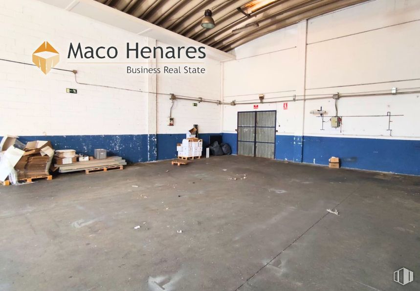 Industrial for rent at Calle Lisboa, 9, Torres de la Alameda, Madrid, 28813 with door, floor, flooring, composite material, concrete, building material, hall, parking, daylighting and warehouse around